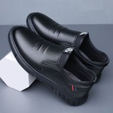 Men’s Black & White Walking Shoes