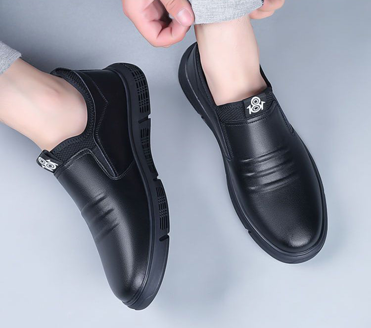Men’s Black & White Walking Shoes