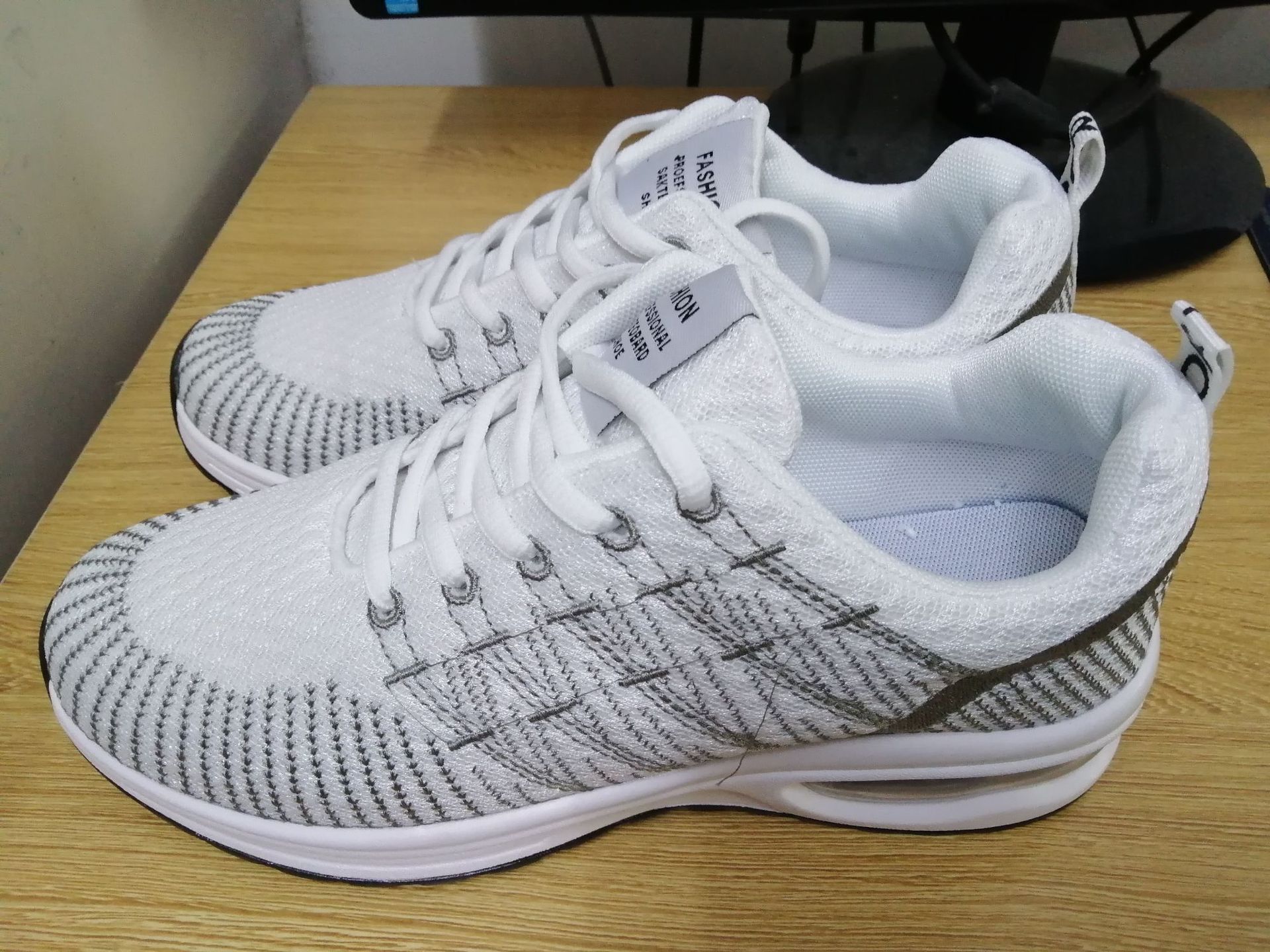 Women’s Breathable Mesh Casual Sports Shoes